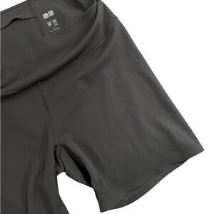 Uniqlo 6” Biker Shorts Size Large